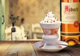 Asbach Rezepte Rudesheimer Kaffee In Die Original Rudesheimer Kaffeetasse Drei Wurfel Zucker Legen 4 Cl Erhitzten Rudesheimer Kaffee Asbach Asbach Uralt