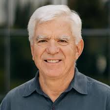 Dan Wall's Instagram, Twitter & Facebook