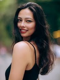 Capturing Beautiful Models in a Candid Street Photoshoot