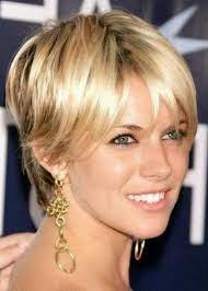 Trop souvent, les femmes gardent leurs cheveux longs même si la longueur n'est pas flatteuse. Coupe Cheveux Courtes 2016 Cheveux Courts Cheveux Courts 2016 Coupe De Cheveux Courte