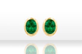 Great savings & free delivery / collection on many items. 18 Kt Yellow Gold Emerald Earrings Ivan 18 Kr Gold