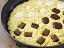Cookie A La Poele Aux 3 Chocolats Recette Recette Cookies Et Biscuits Recette Four