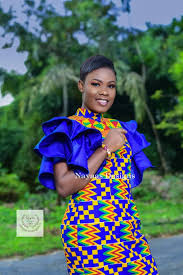 On note aussi les pagnes brillants qui font également fureur pour apporter une touche originale à notre robe pagne. 900 Idees De Chic En Pagne En 2021 Mode Africaine Tenue Africaine Robe Africaine
