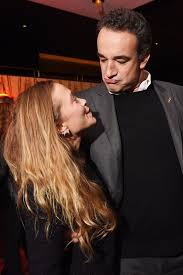 Ensuite, à cause de leurs différences de corpulence. Mary Kate Olsen And Olivier Sarkozy Look Cute Cute Cute Together At An Nyc Event Mary Kate Olsen Mary Kate Mary Kate Olsen Husband