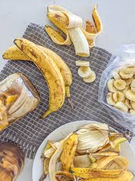 This guide will help you eradicate houseplant bugs in the most effective & natural ways. Please Don T Make Banana Peel Compost Tea Fertilizer For Houseplants Honestly Modern