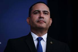 Abner Gómez es designado como nuevo comisionado del Cuerpo de Emergencias  Médicas