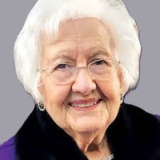 Kylie Burt's Instagram, Twitter & Facebook