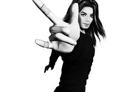 In 1984, michael jackson was diagnosed with vitiligo, which is a skin condition resulting in white patches on the skin. Michael Jackson Actors People Background Wallpapers On Desktop Nexus Image 126857