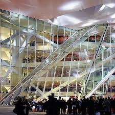 Bord Gáis Energy Theatre And Grand Canal Commercial Development Grand Canal Theatre Em Dublin Irlanda Projeto De Daniel Libeskind Architecture Arquitetura Arte Artes Daniel Libeskind Grand Canal Retail Architecture