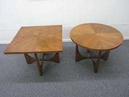 Introduce a coastal southern look to your home with the broyhill charleston end table. Pair Broyhill Brasilia Round And Square End Tables Mid Century Danish Modern At 1stdibs