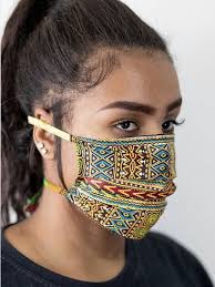 Issac Silva aposta em venda de máscaras inclusivas