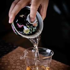 Guo Se Tian Xiang 120cc - Jing De Zhen Porcelain Gaiwan