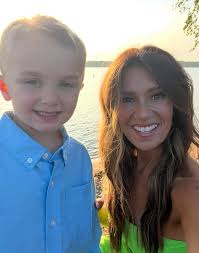 CW: drugs, dentistry "The idea for the plot came to writer [Wallace  MacDonald](https://en.wikipedia.org/wiki/Wallace_MacDonald) when he was  under gas having a tooth extracted." Read the plot description and you'll  believe it.