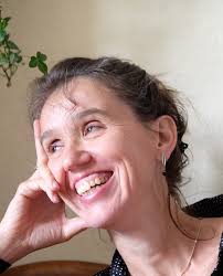 Kulinarische Lesung mit Bernadette Conrad „Was dich spaltet“