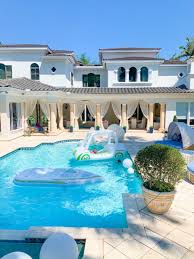 Pool Party Ready Fashionable Hostess House Pool Party Pool Pool Floats