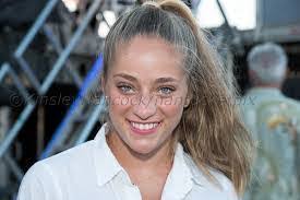 Kelli Finney's Instagram, Twitter & Facebook