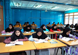 Jadual ini menyatakan nama sekolah serta singkatan, lokasi (nama bandar dan negeri), aliran pengajian mengikut pakej mata pelajaran yang ditawarkan, dan. Asrama Yayasan Selangor Klang Yayasan Selangor