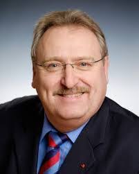 Ralph Squire's Instagram, Twitter & Facebook