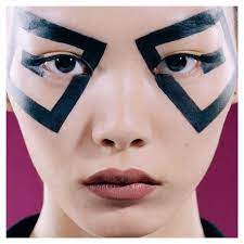 Two Ways To Make Your Eye Makeup Stand Out To Grace The Pages Of Numero China We Went Bold And Graphic Or Soft And Cloud Eye Makeup Dior Makeup Makeup Stand