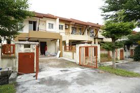 Petaling ilçesinde damansara mukim (bucak) içinde yer almaktadır. Taman Perindustrian Uep Subang Jaya Uep Industrial Park Realman