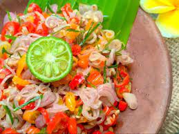 Kamu hanya membutuhkan serai, cabai, bawang merah, dan terasi. Resep Sambal Matah Bali Simple Dan Dijamin Enak Indozone Id