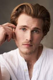 Chris Weik's Instagram, Twitter & Facebook