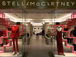 Stella Mccartney South Coast Plaza Costa Mesa California To Step Up My Fashion Game Photo By Windows O Unique Mannequin Clothing Displays Window Display