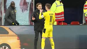 Terzić hat nun allein zu bestimmen, welche elf spieler in der startaufstellung stehen und welche taktische ausrichtung die. Bvb Trainer Edin Terzic Erhoht Den Druck Auf Reus Und Die Etablierten Spieler Eurosport