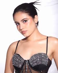 Fiorella Smith's Instagram, Twitter & Facebook