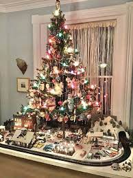 Pin By Lorraine Lehman On Vintage Lionel Trains In 2021 Holiday Decor Lionel Train Sets Christmas Tree