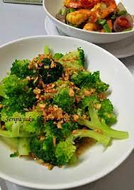 Sayur brokoli saat ini memang tidak disukai oleh banyak orang, tetapi ada juga orang yang menukainya.tetapi saat ini. My Kuali Brokoli Bawang Putih