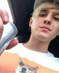 Christopher Bryant Vélez Muñoz (@Christo13889475)