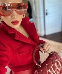 Happy Valentine's Day 😍💕💝 jlo #jenniferlopez #myValentine #jloverforever