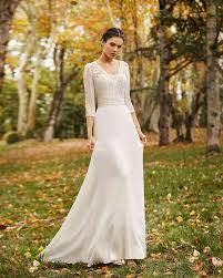 Los vestido de novia sencillos tienen una factor muy importante que es que este tipo da una gran libertad de movimiento disfrutar de la mejor manera la puedes resaltar la elegancia de un vestido sencillo llevando algunos hermoso accesorios como un brillante collar o un broche brillante grande. 100 Vestidos De Novia Sencillos Y Muy Bonitos Elegancia En Estado Puro Bodas Com Mx