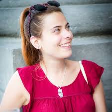 Ana Nava (@AnaNavaTazo)