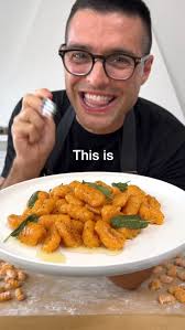 Emily Concannon (emilyconcannon_)