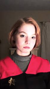 HAPPY HALLOWEEN from literally one of the most iconic starfleet captains  #halloween #costume #janeway #captainjaneway #startrek #voyager  #halloweencostume