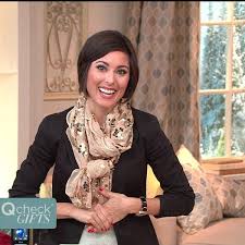 She has a wikifeet page. Amy Stran