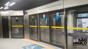 Paradas que agora contam com as divisórias: Secretaria Dos Transportes Metropolitanos Do Estado De Sao Paulo Portas De Plataforma Da Estacao Borba Gato Da Linha 5 Lilas Facebook