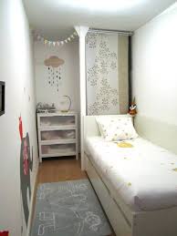 Mendesain kamar tidur sempit tidak hanya membuat desain interior untuk menghemat ruang, tetapi juga mengkombinasikan gaya dekorasi dengan luas ruangan sehingga menghasilkan keseimbangan dan keindahan. Desain Kamar Tidur 3x2 5 Meter Minimalis123