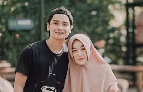 Larissa chou bongkar kelaukuan mantan suaminya yang disebut kelewat batas. Biodata Larissa Chou Lengkap Dengan Akun Instagram Menantu Ustadz Arifin Ilham Yang Gugat Cerai Alvin Faiz Portal Jember