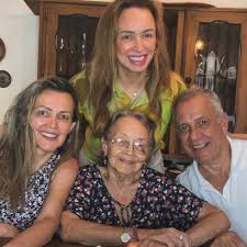 Ya son 90 añitos! 🎂❤️ Para lo más dulce, bello y verdadero… mamá!  @luletata Por ese amor único e incondicional! Por ese amor verdadero y por  tu hermosa vida llena de amor