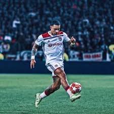 If you like memphis depay wallpaper 4 you can download it to your desktop, netbook or gadget by clicking download wallpaper button. 190 Memphis Depay Ideas Memphis Depay Memphis Football