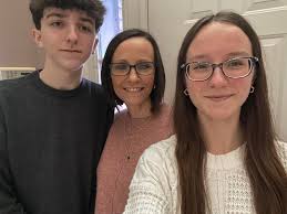 Hi all! I just wanted to introduce myself. 42yr old mom w/ 15 & 17yr okd  teens. Been with my bf for almost 7yrs. I work for the state with  individuals with