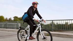 E Bike Und Pedelec Fuhrerschein Und Helmpflicht Deutsche Anwaltauskunft