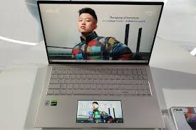 Berikut 10 daftar laptop baru dan terbaik yang harus anda miliki pada tahun 2020 dengan performa tinggi, kualitas terbaik, harga murah dan desain menawan. Laptop Asus Zenbook Terbaru Punya Touchpad Yang Bisa Setel Youtube