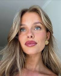 Emma Biddle's Instagram, Twitter & Facebook