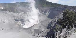 Maybe you would like to learn more about one of these? 8 Fakta Gunung Tangkuban Parahu Dari Sangkuriang Hingga Erupsi Purba Halaman All Kompas Com