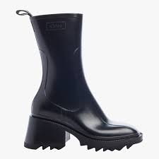 Like muck boots, carhartt is another brand that's popular among ranch and farm workers. The Best Rain Boots For Every Season Vogue