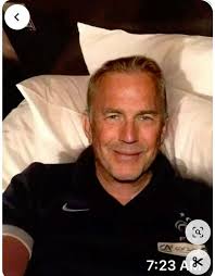 Woman jumping from one man to another discussion